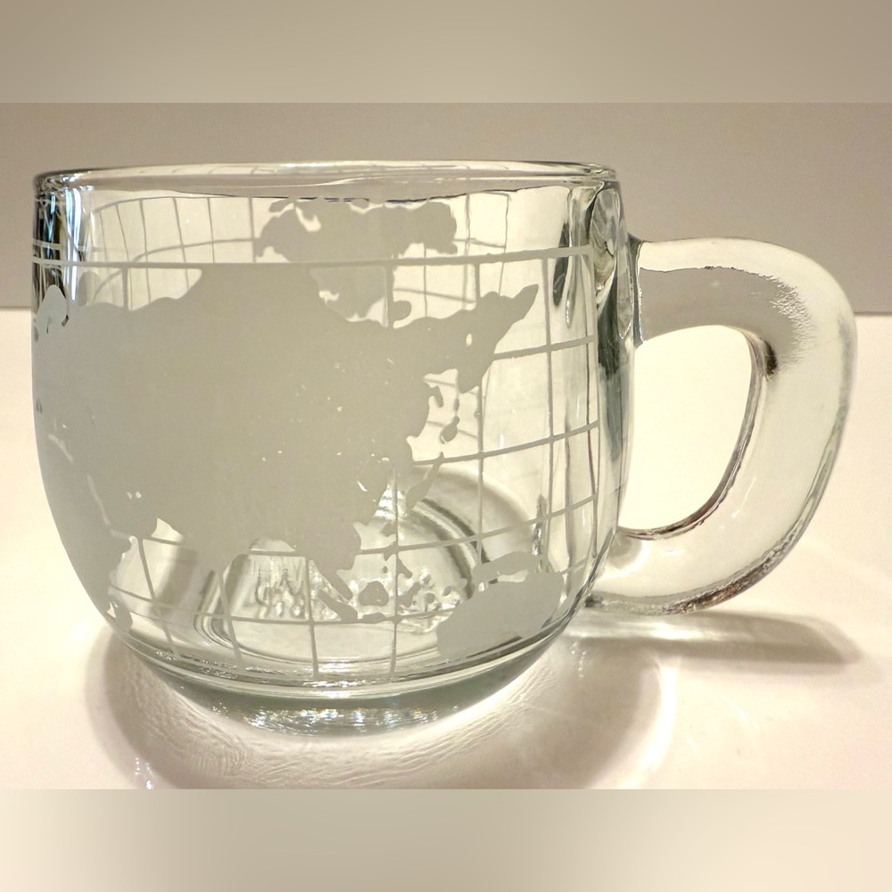 Vintage Nescafé World Map Glass Mugs – Set of 2 – Frosted Globe Design